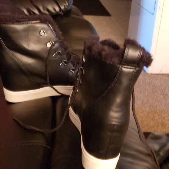 Boots - Picture 3 of 3